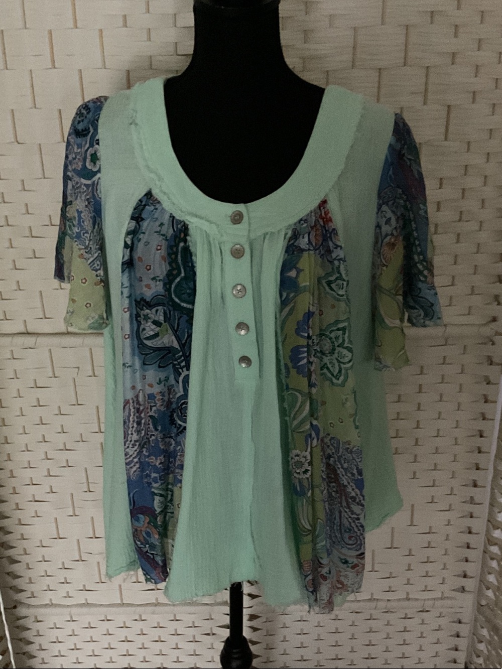 POL Mint Green Mixed-Print Scoop Neck Button Front Blouse